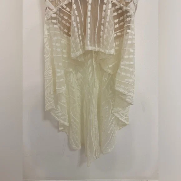 Saint and Secrets DREAMY OFF-SHOULDER HIGH-LOW HEM DRESS WHITE - Picture 6 of 13